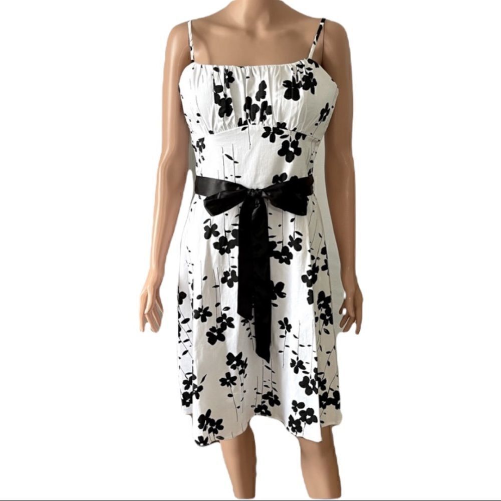 A.P.N.Y White Black Floral Summer Dress Sz 10